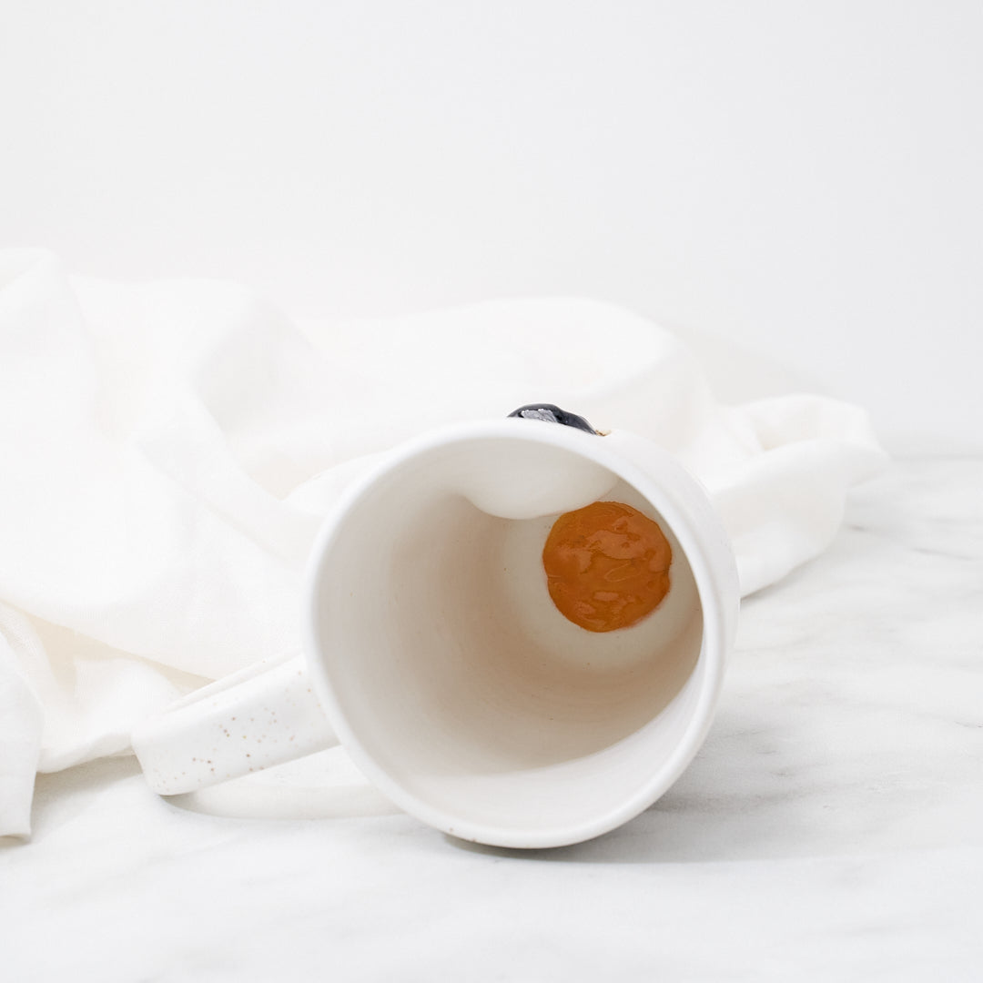 Australorp mug, soft speckled white