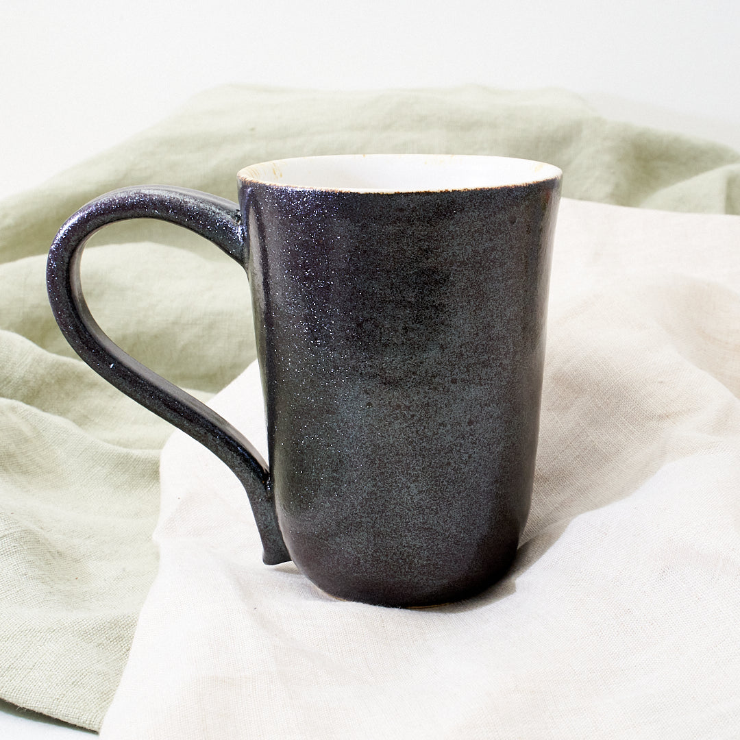 Buff Silkie mug - black sparkle