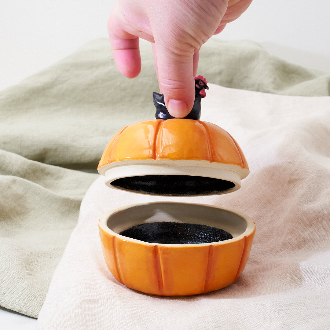 Australorp pumpkin dish with black sparkle