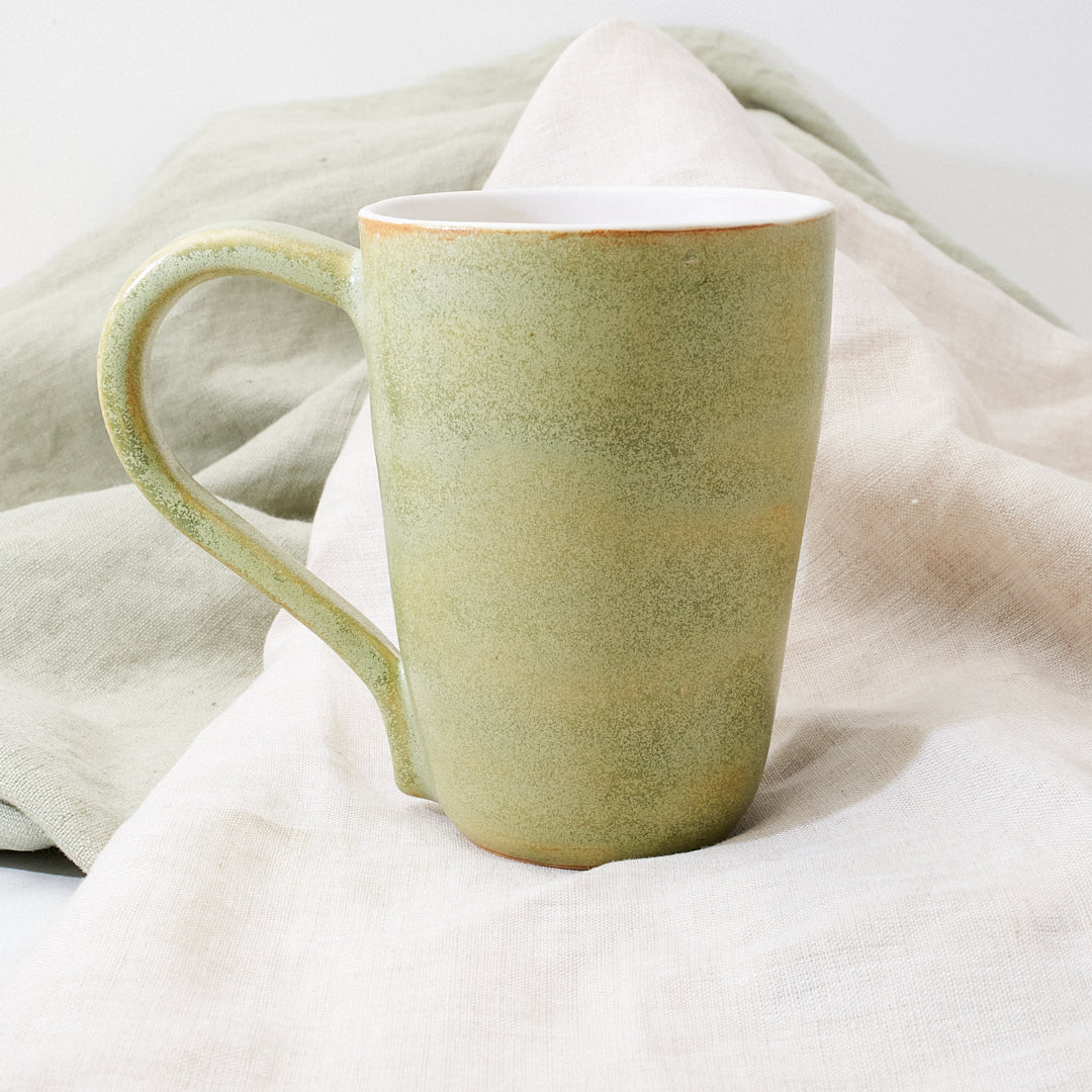 Chocolate Orpington mug - meadow grasses green