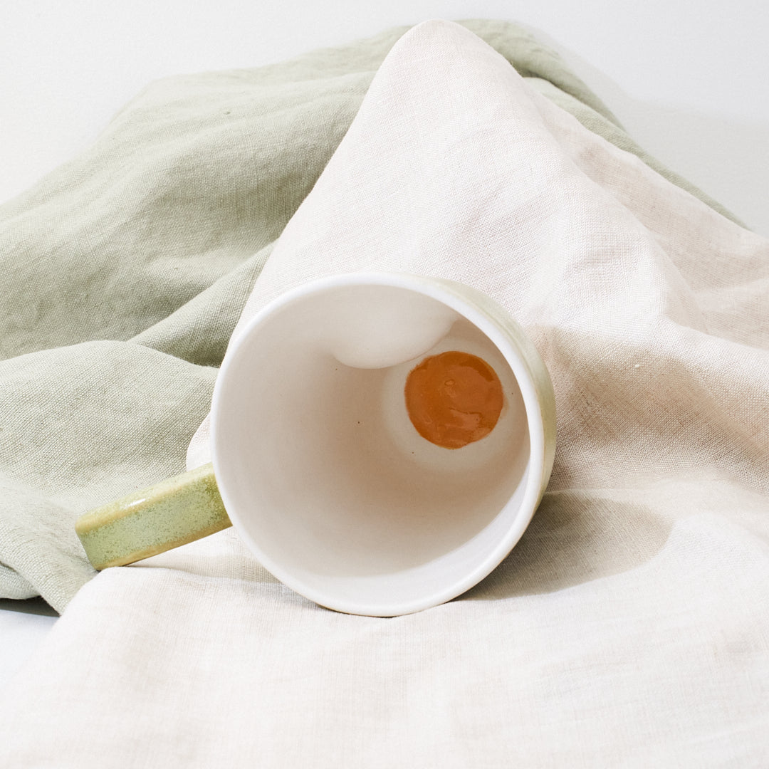 Chocolate Orpington mug - meadow grasses green